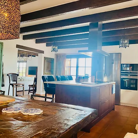 Private With Pool And Amazing Views *