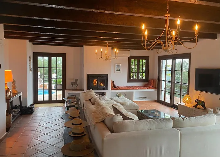Private With Pool And Amazing Views *