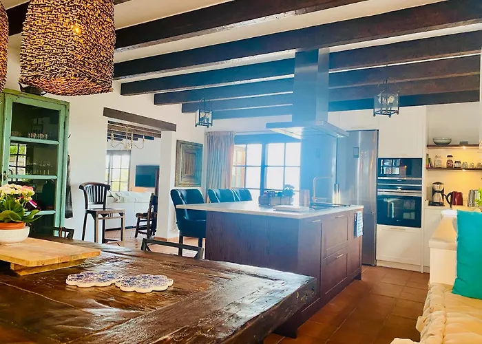 Private With Pool And Amazing Views *
